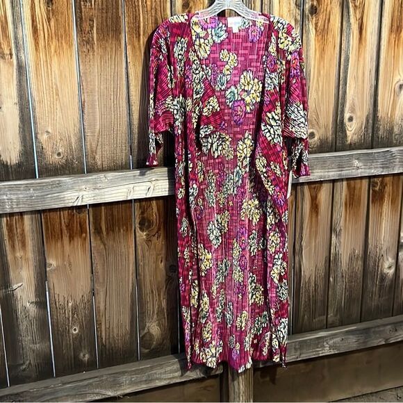 LuLaRoe Shirley cardigan kimono floral pink red Small FIRM on PRICE NWT - Picture 1 of 5